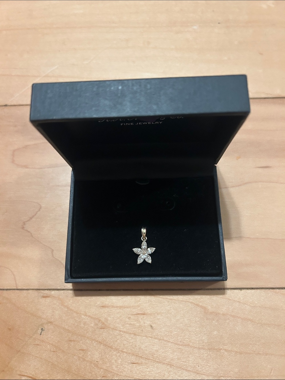 14k Gold Multi-Petal Flower Pendant.